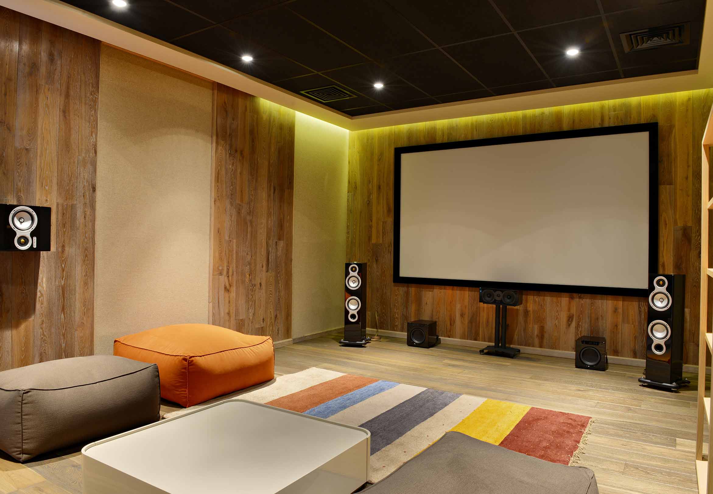 Home cinema room with audio and projection system Home cinema room with audio and projection system